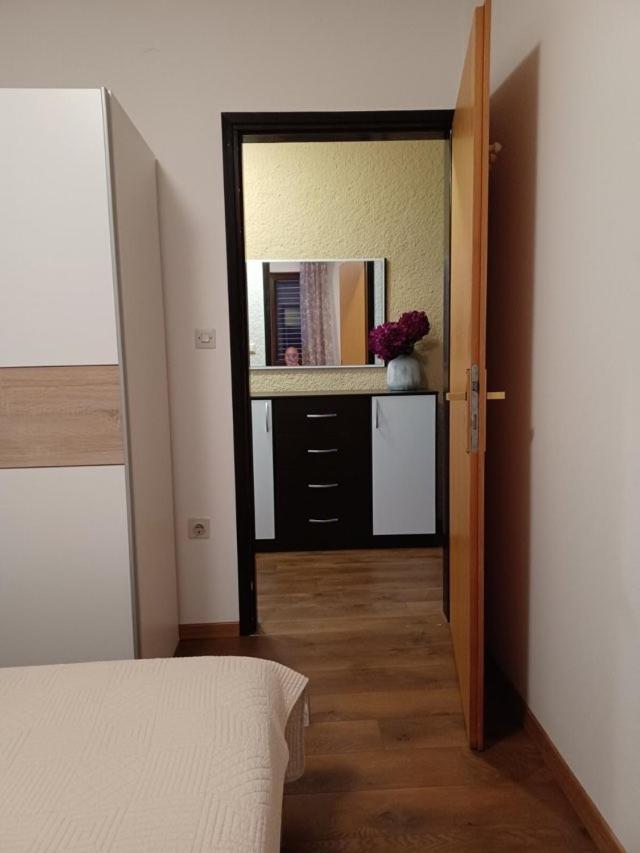 Apartmani Rina Kadumi Zewnętrze zdjęcie