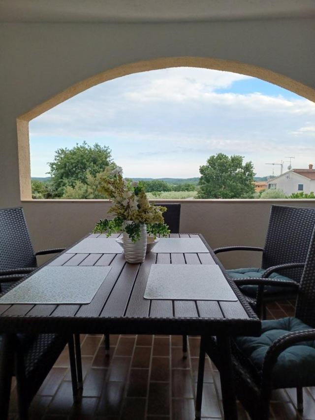 Apartmani Rina Kadumi Zewnętrze zdjęcie