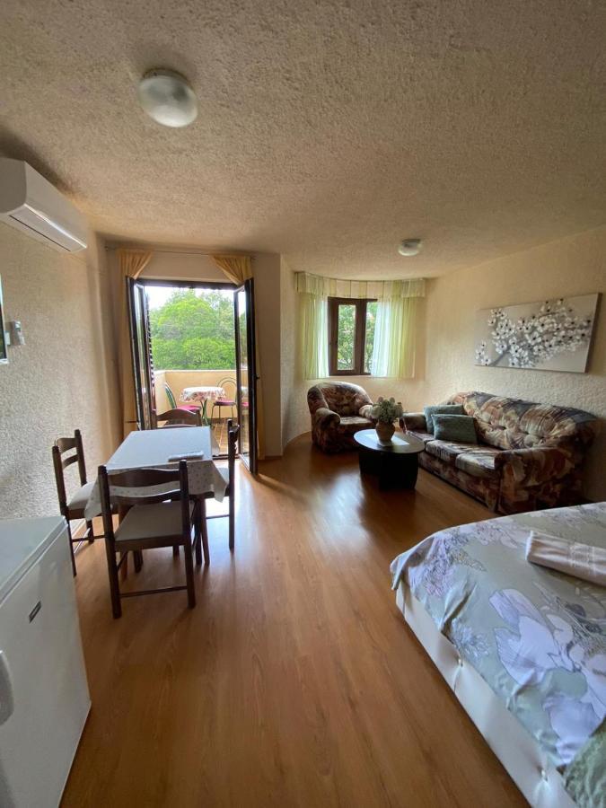 Apartmani Rina Kadumi Zewnętrze zdjęcie