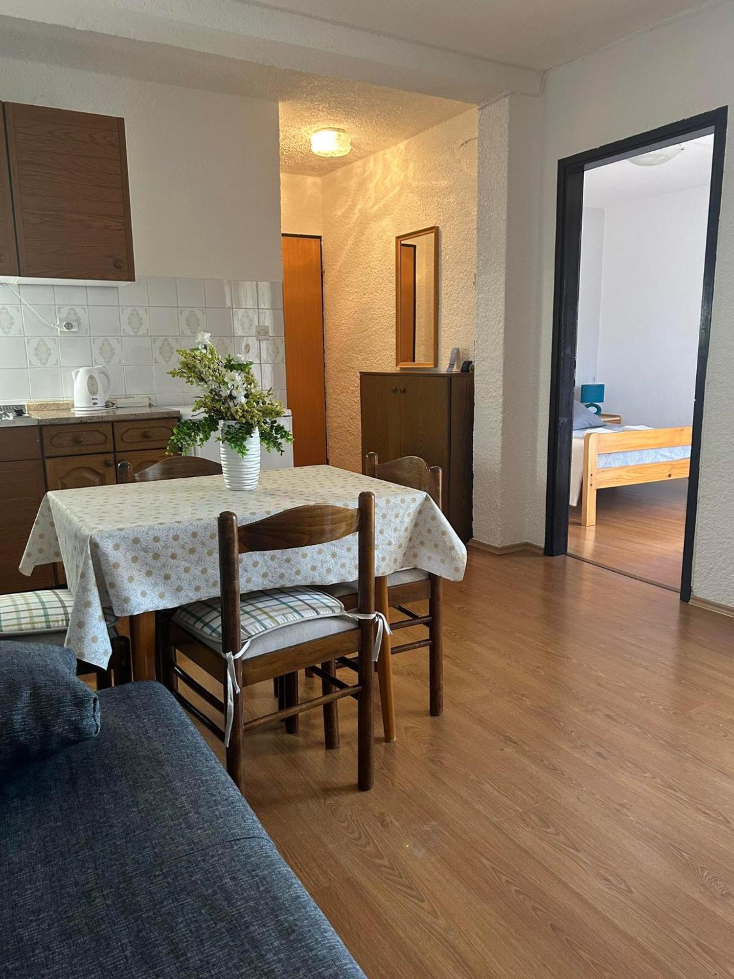 Apartmani Rina Kadumi Zewnętrze zdjęcie